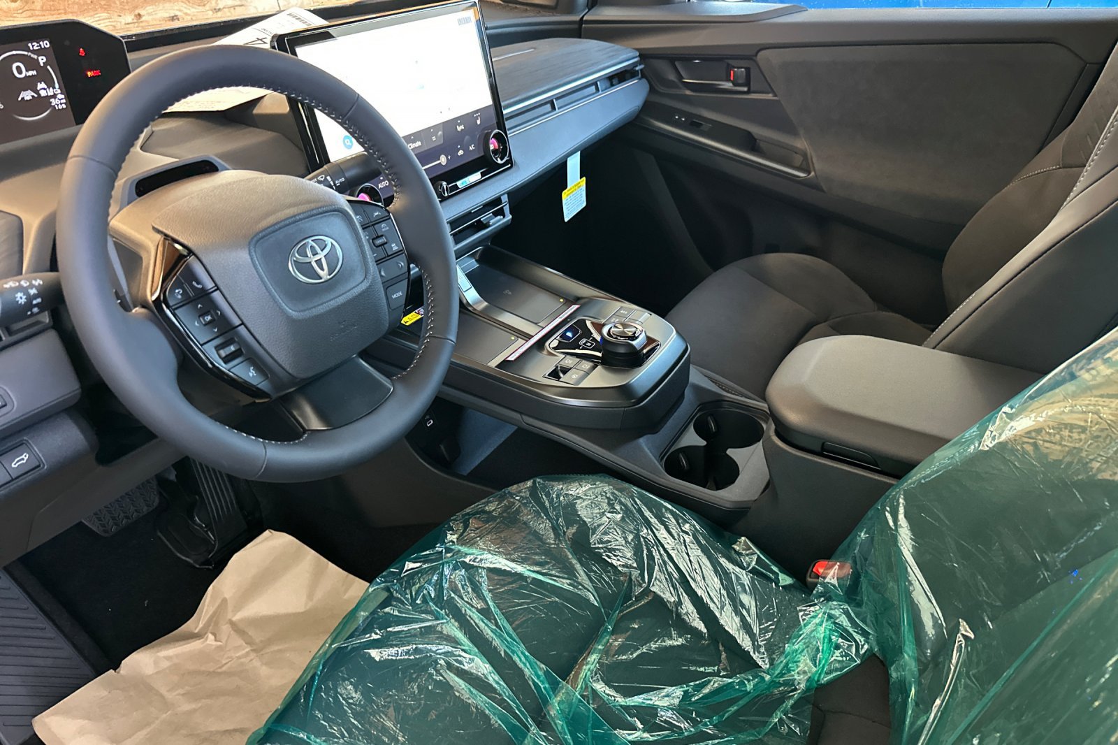 2026 Toyota C-HR XSE - Photo 7