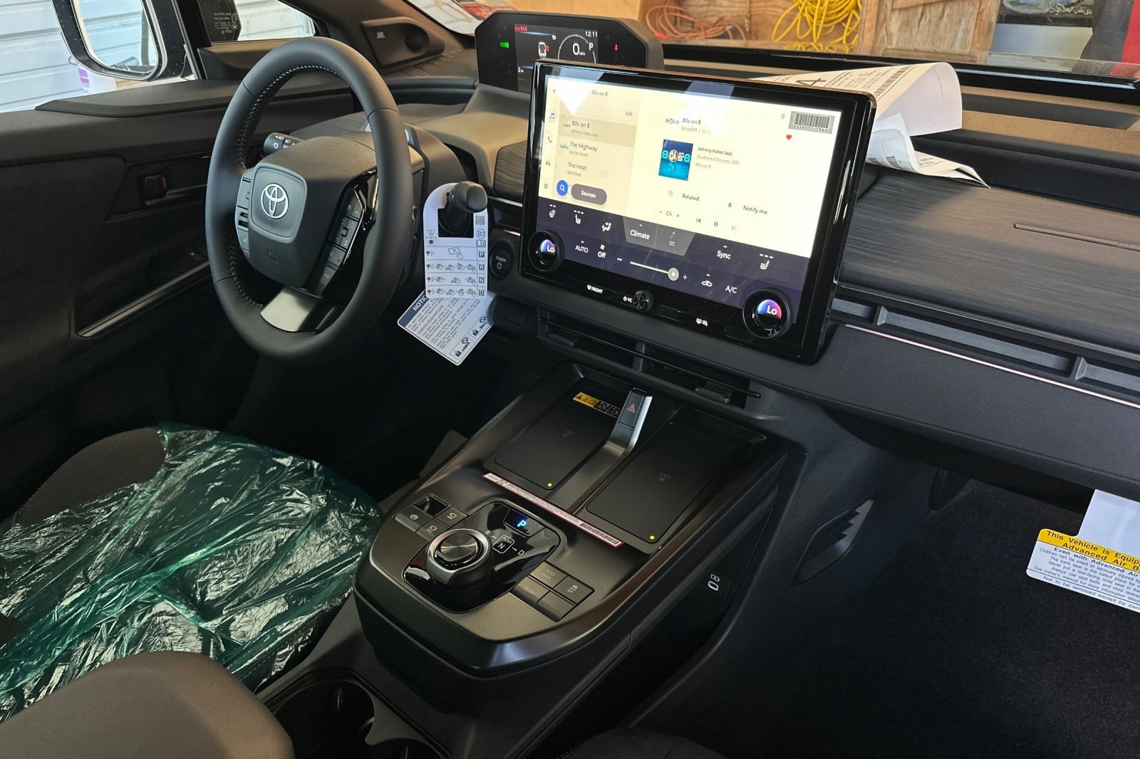 2026 Toyota C-HR XSE - Photo 13