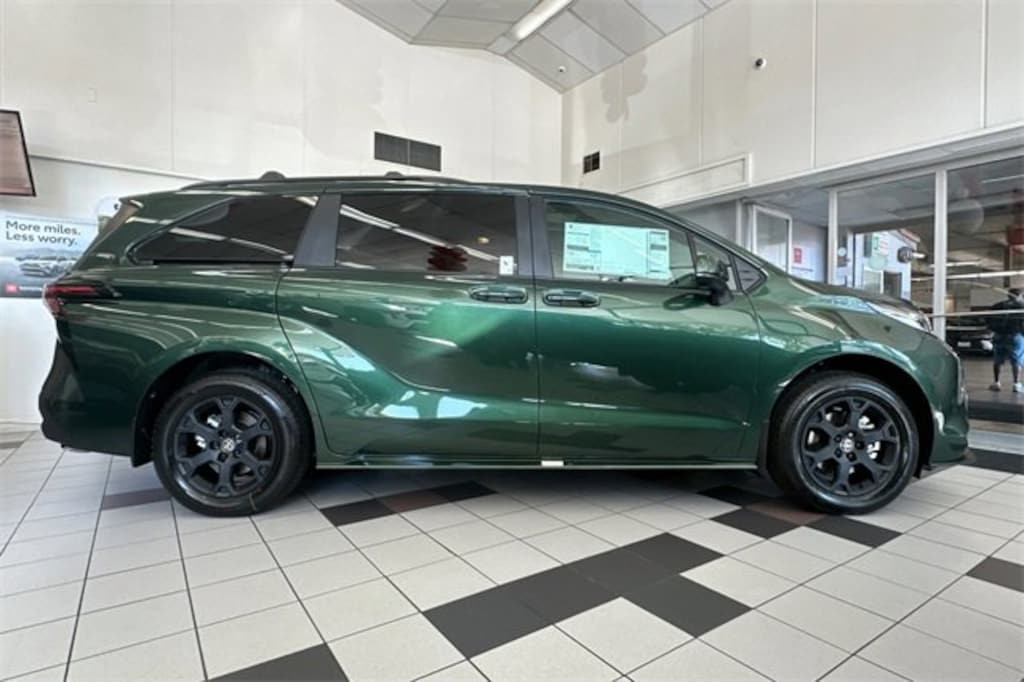 Used 2025 Toyota Sienna Woodland Edition Van Passenger Van