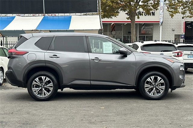 2023 Nissan Rogue SV photo 2