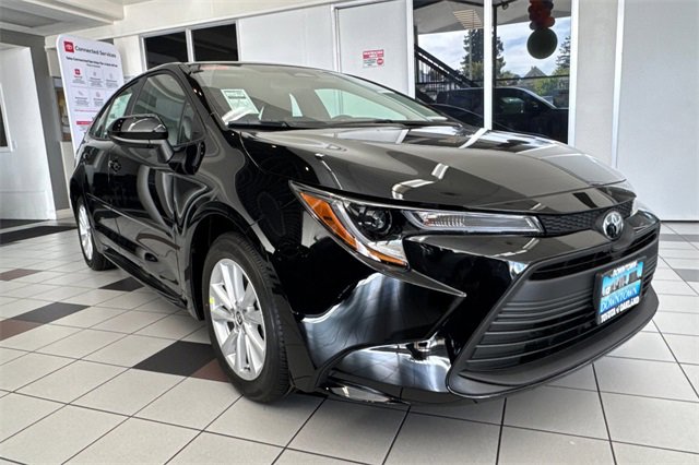 2025 Toyota Corolla LE photo 2