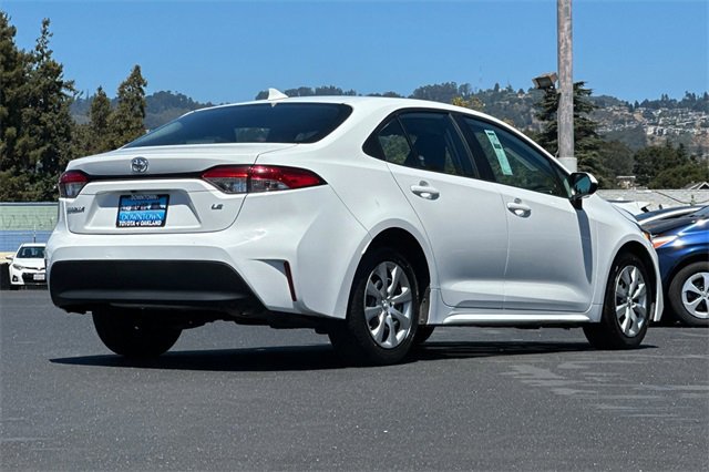 2023 Toyota Corolla LE photo 4