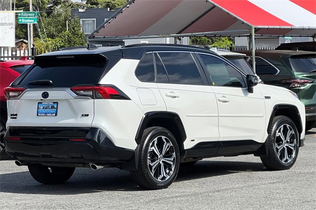 2022 Toyota RAV4 Prime XSE photo 4