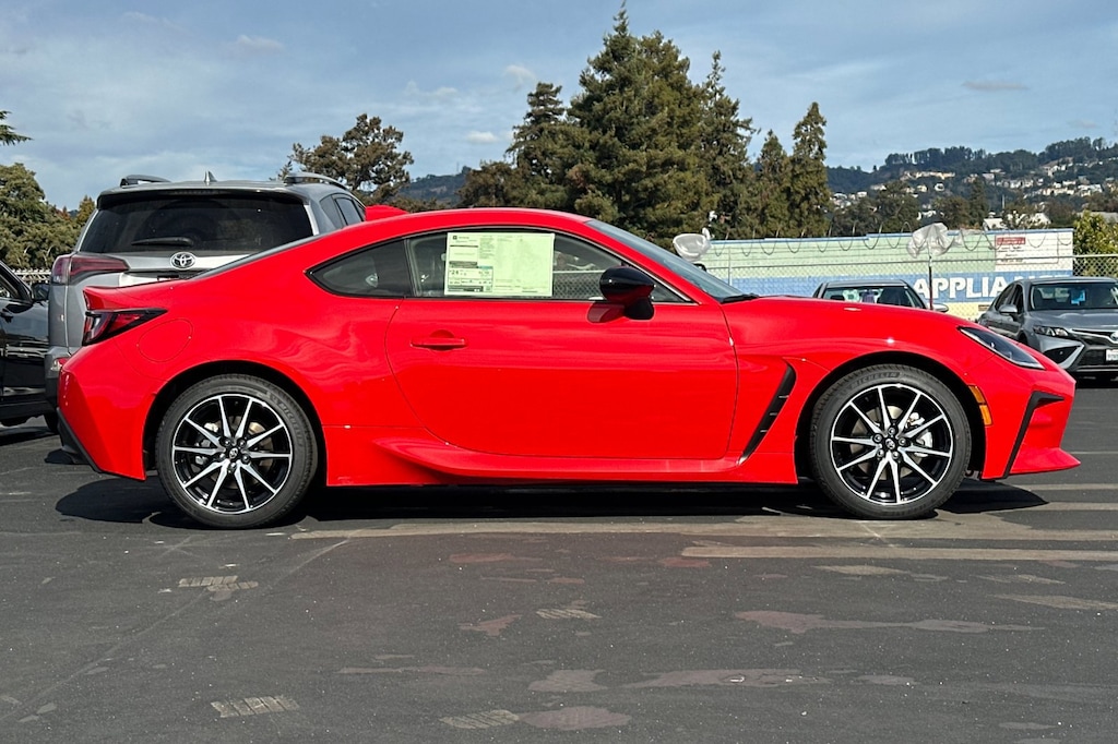 New 2025 Toyota GR86 AT 2+2 COUPE 6 SPD A/T