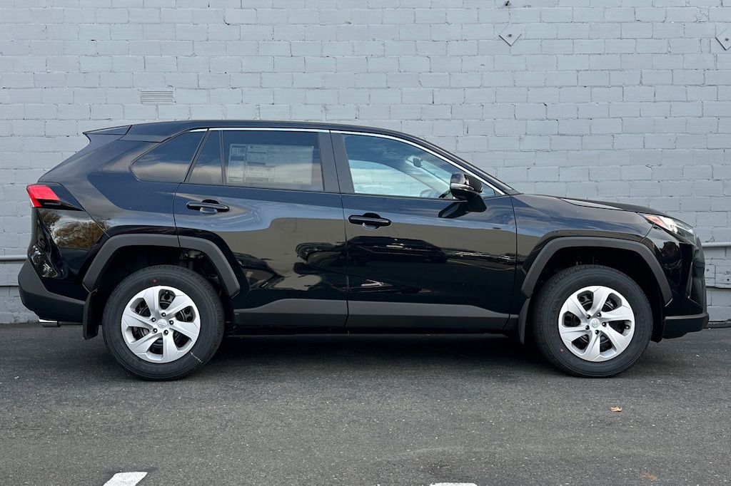 New 2025 Toyota RAV4 LE LE FWD SUV