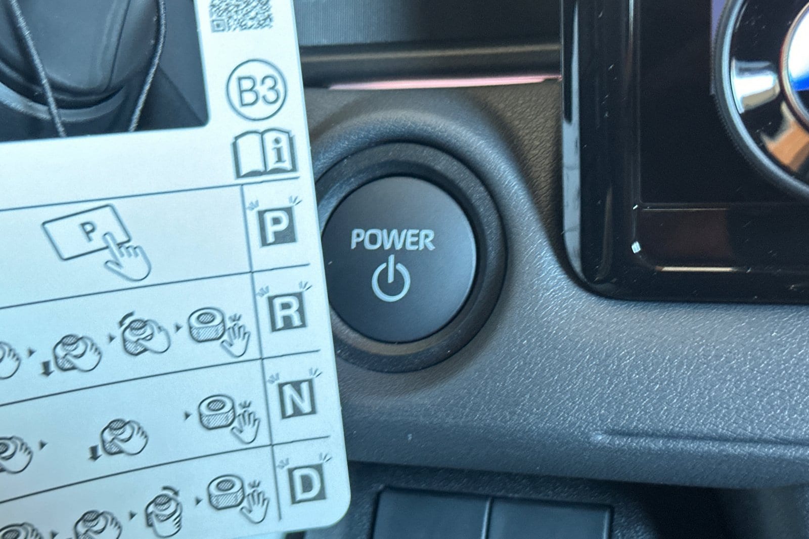 2026 Toyota C-HR XSE - Photo 19