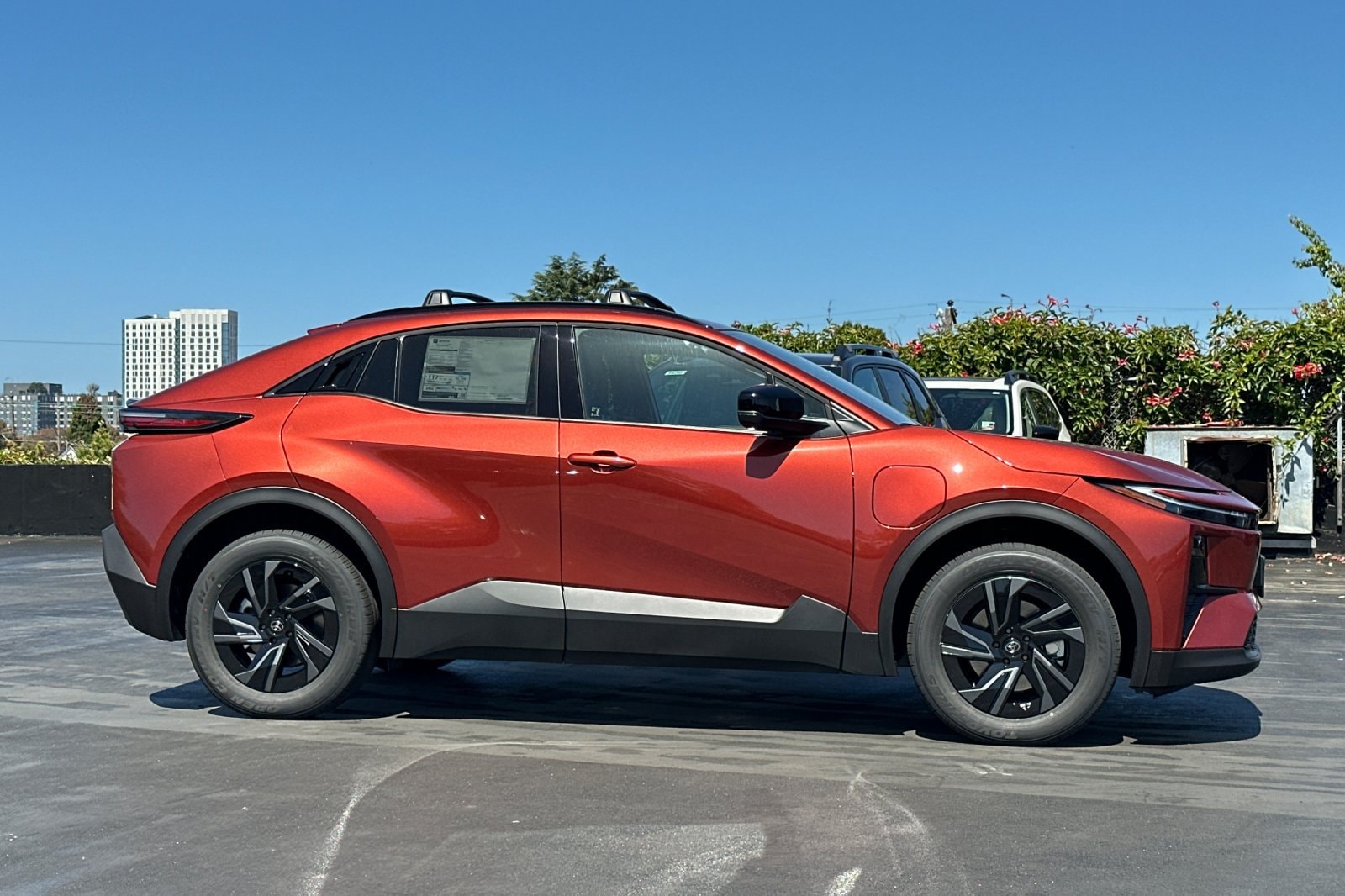 2026 Toyota C-HR SE - Photo 3