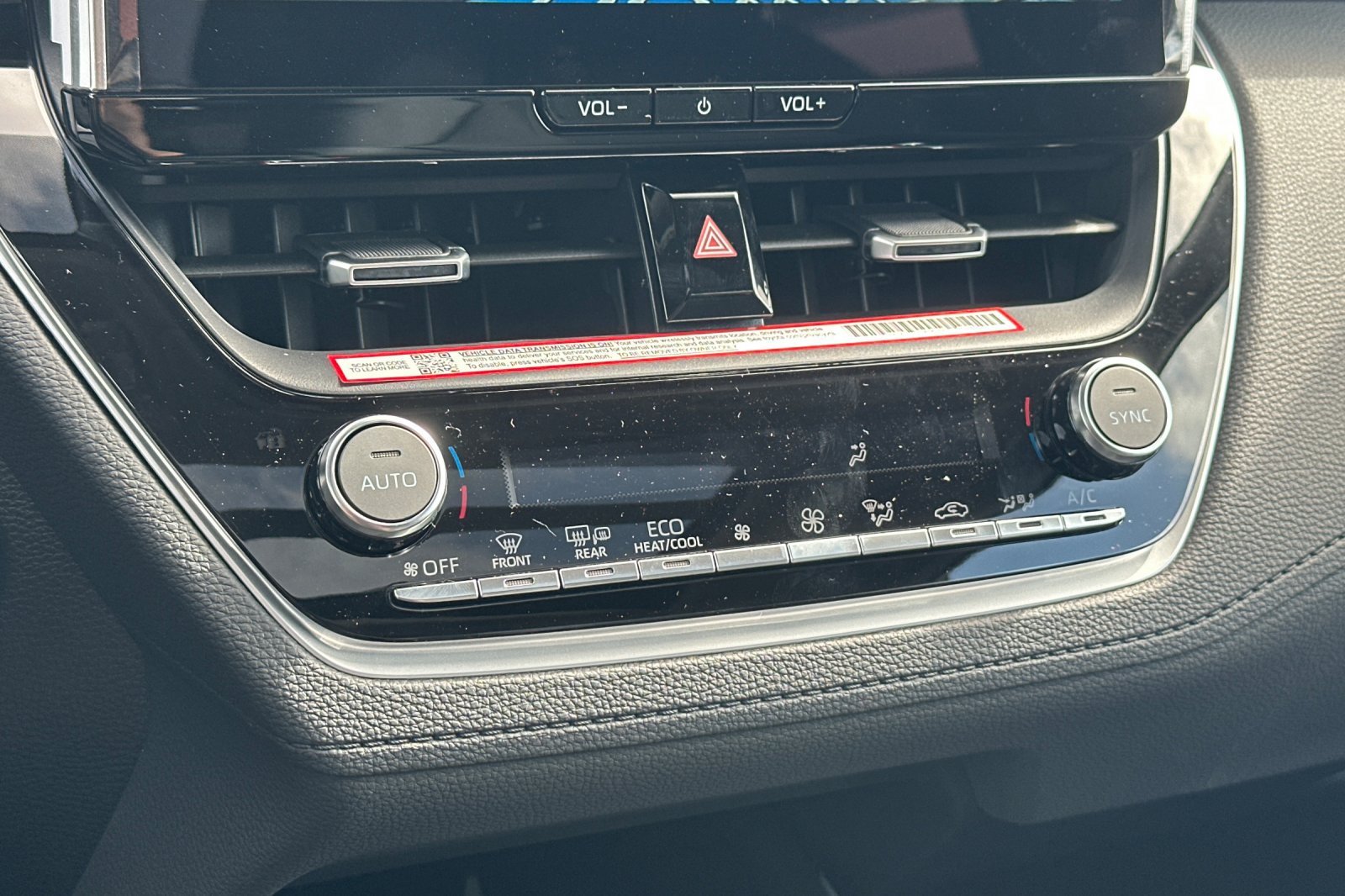 2026 Toyota Corolla Cross XLE - Photo 17