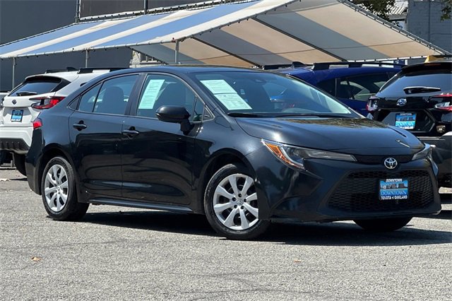 2022 Toyota Corolla LE photo 2
