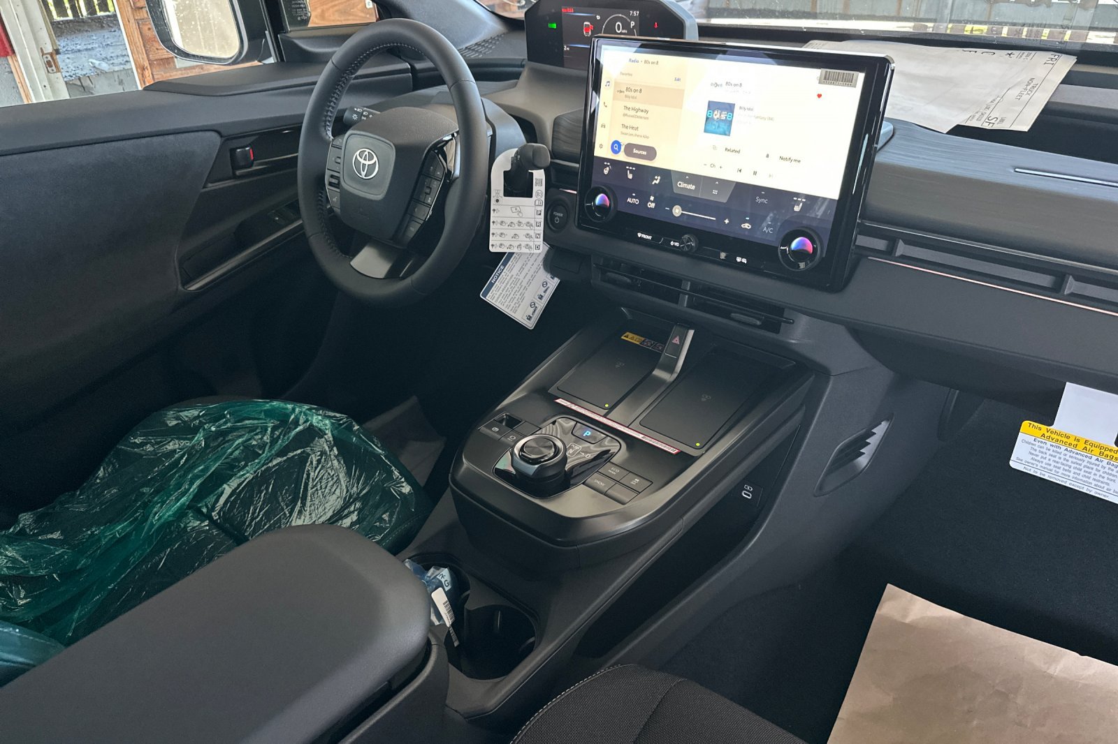 2026 Toyota C-HR SE - Photo 13