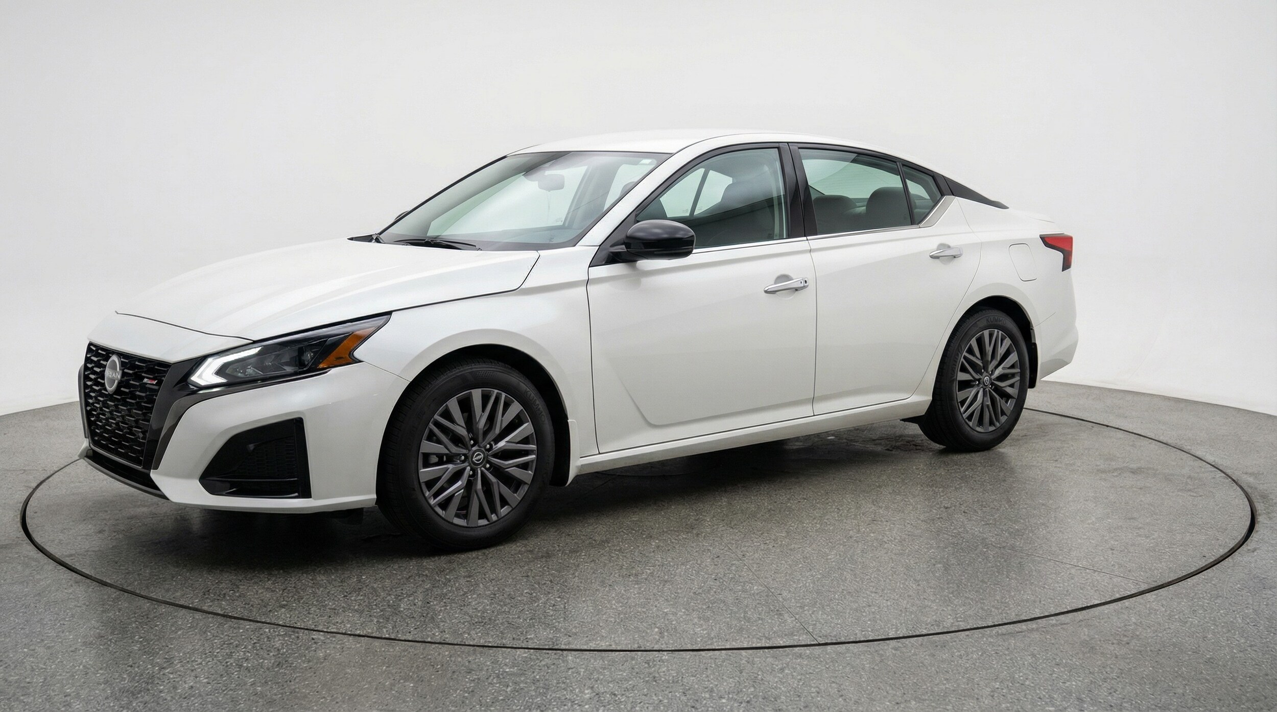 Thumbnail: 2025 Nissan Altima - 3