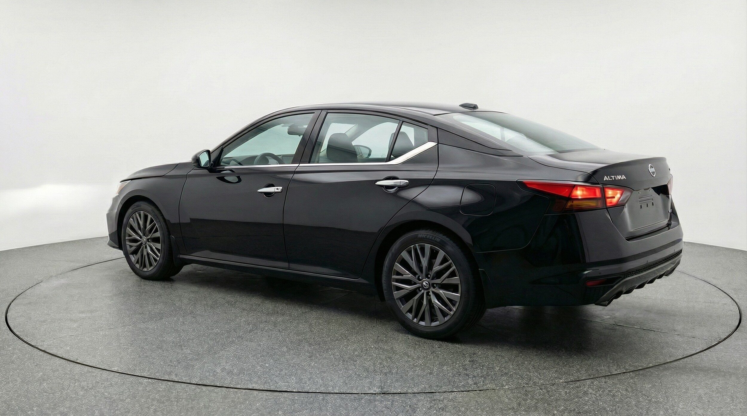 Thumbnail: 2025 Nissan Altima - 5