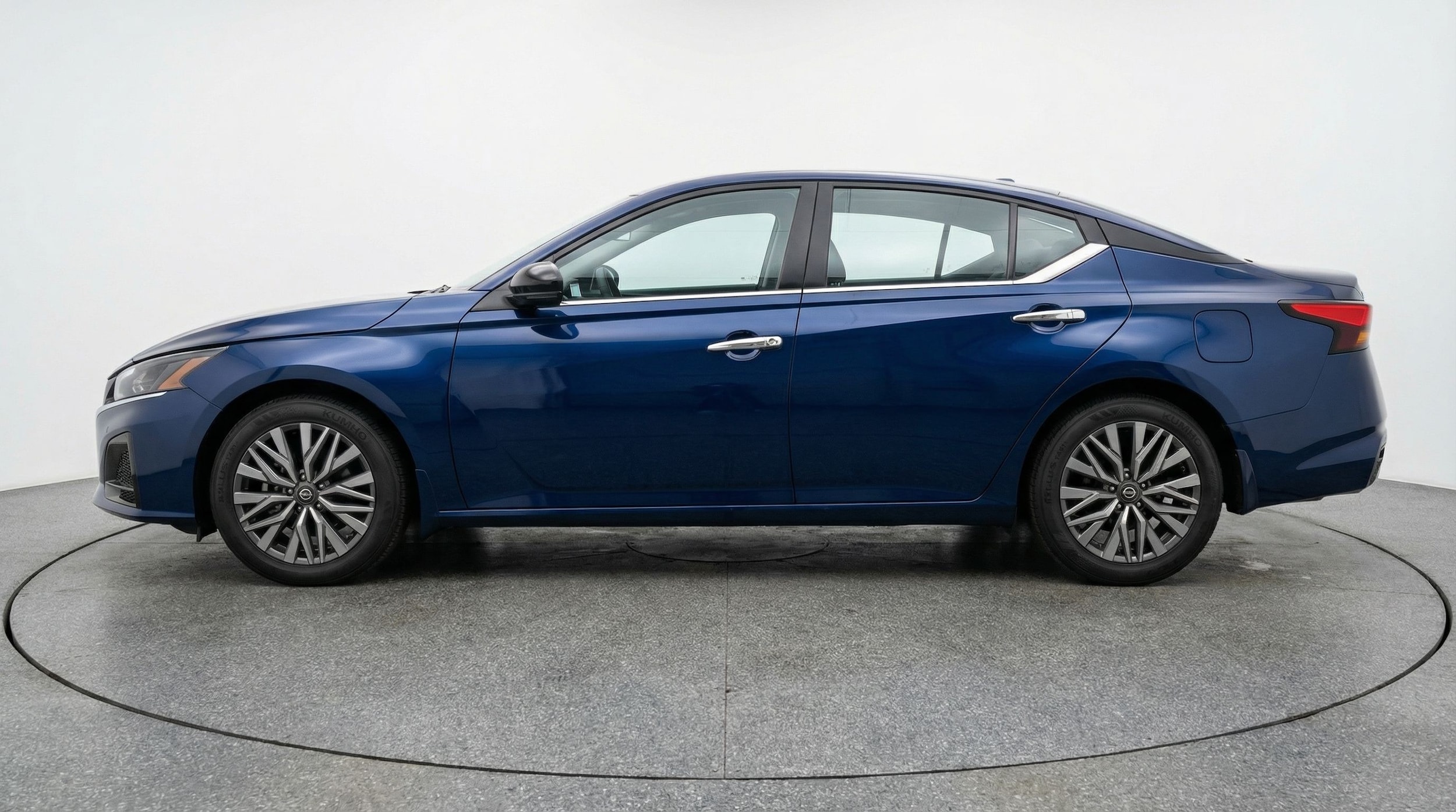 Thumbnail: 2025 Nissan Altima - 4