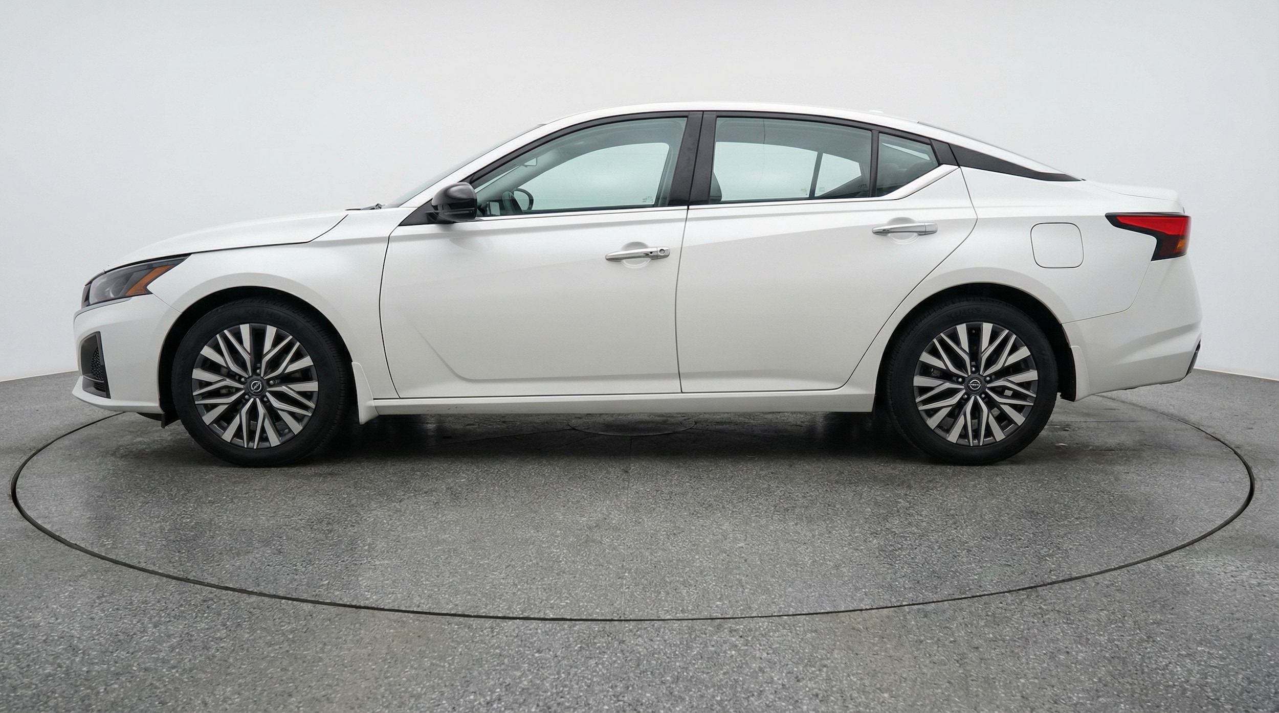 Thumbnail: 2025 Nissan Altima - 4