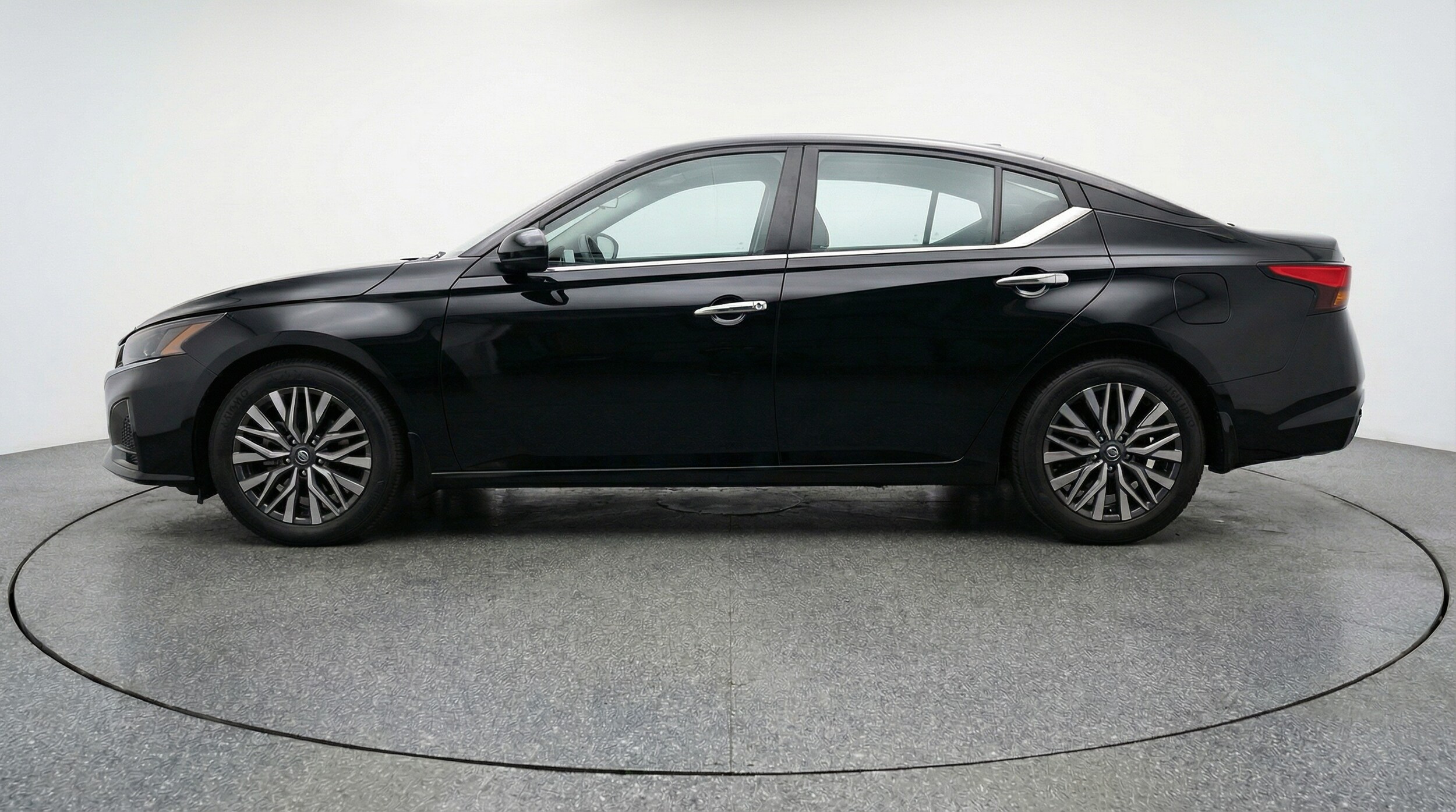 Thumbnail: 2025 Nissan Altima - 4