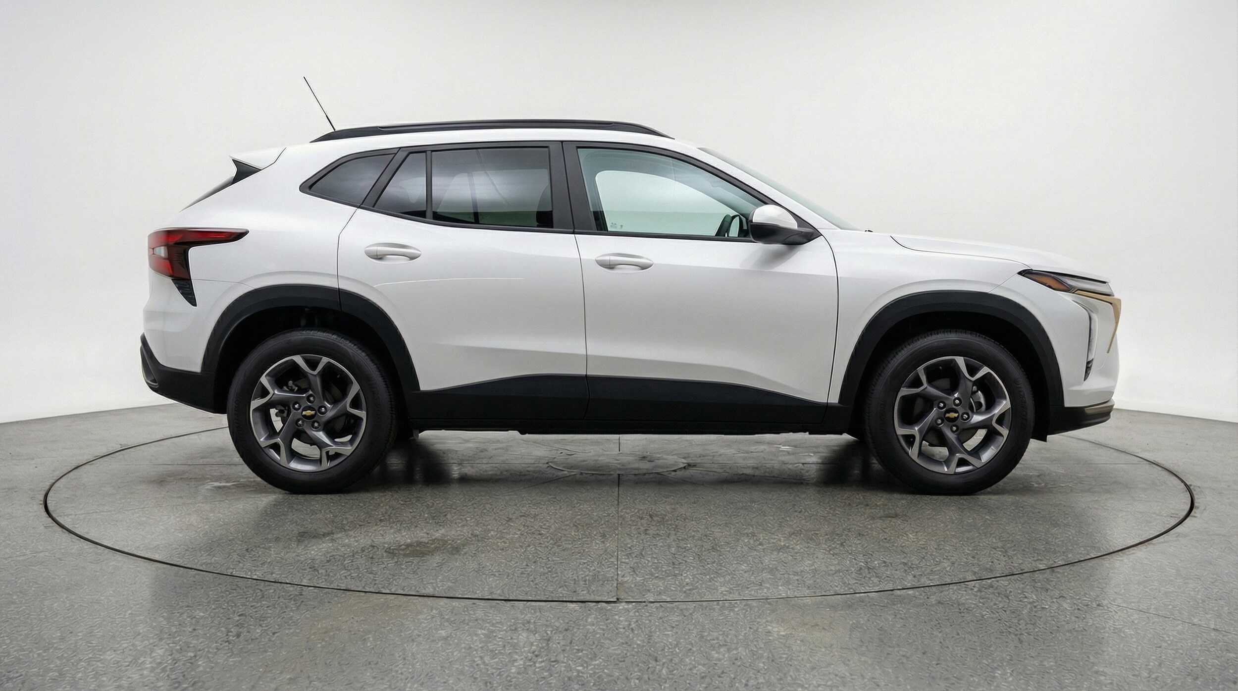 Thumbnail: 2025 Chevrolet Trax - 8