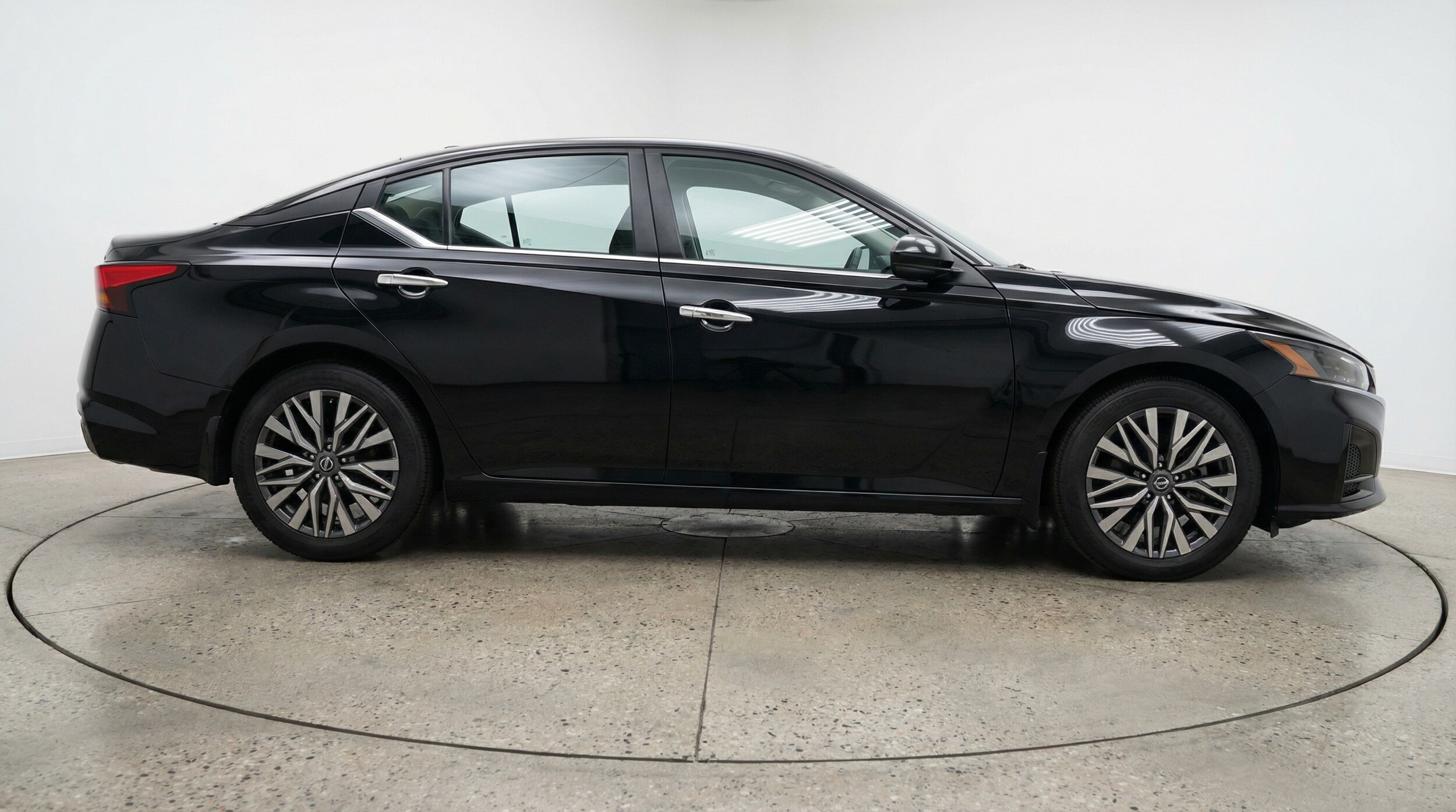 Thumbnail: 2025 Nissan Altima - 8