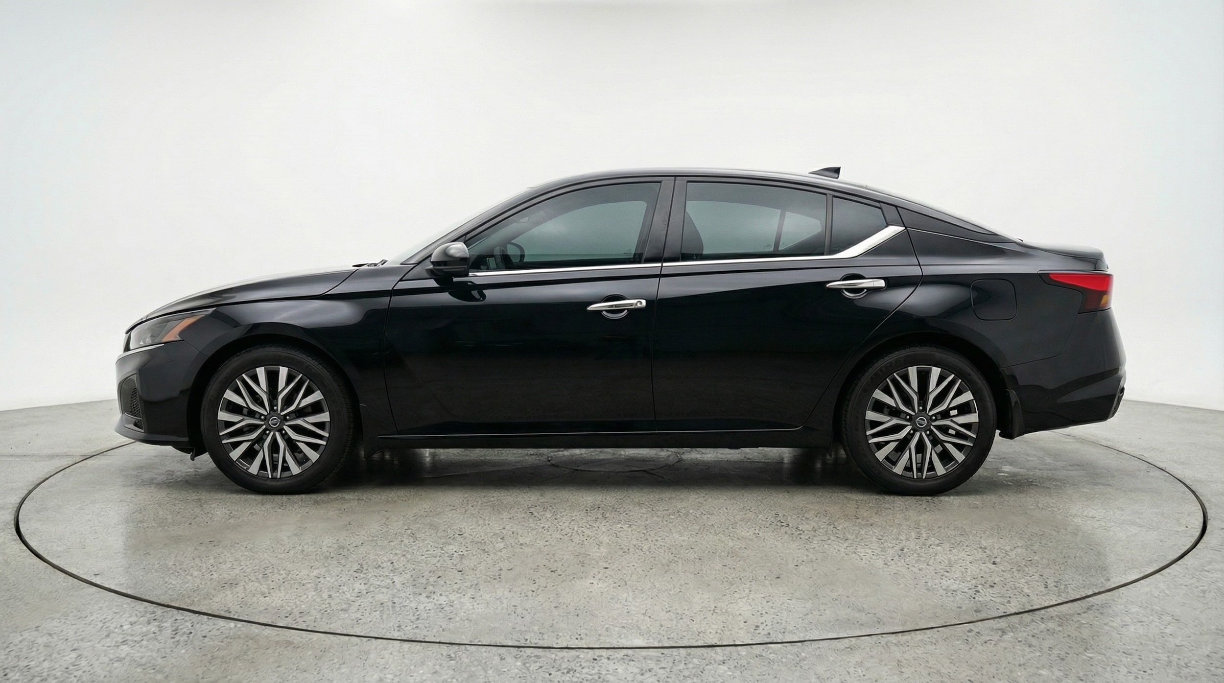 Thumbnail: 2025 Nissan Altima - 4
