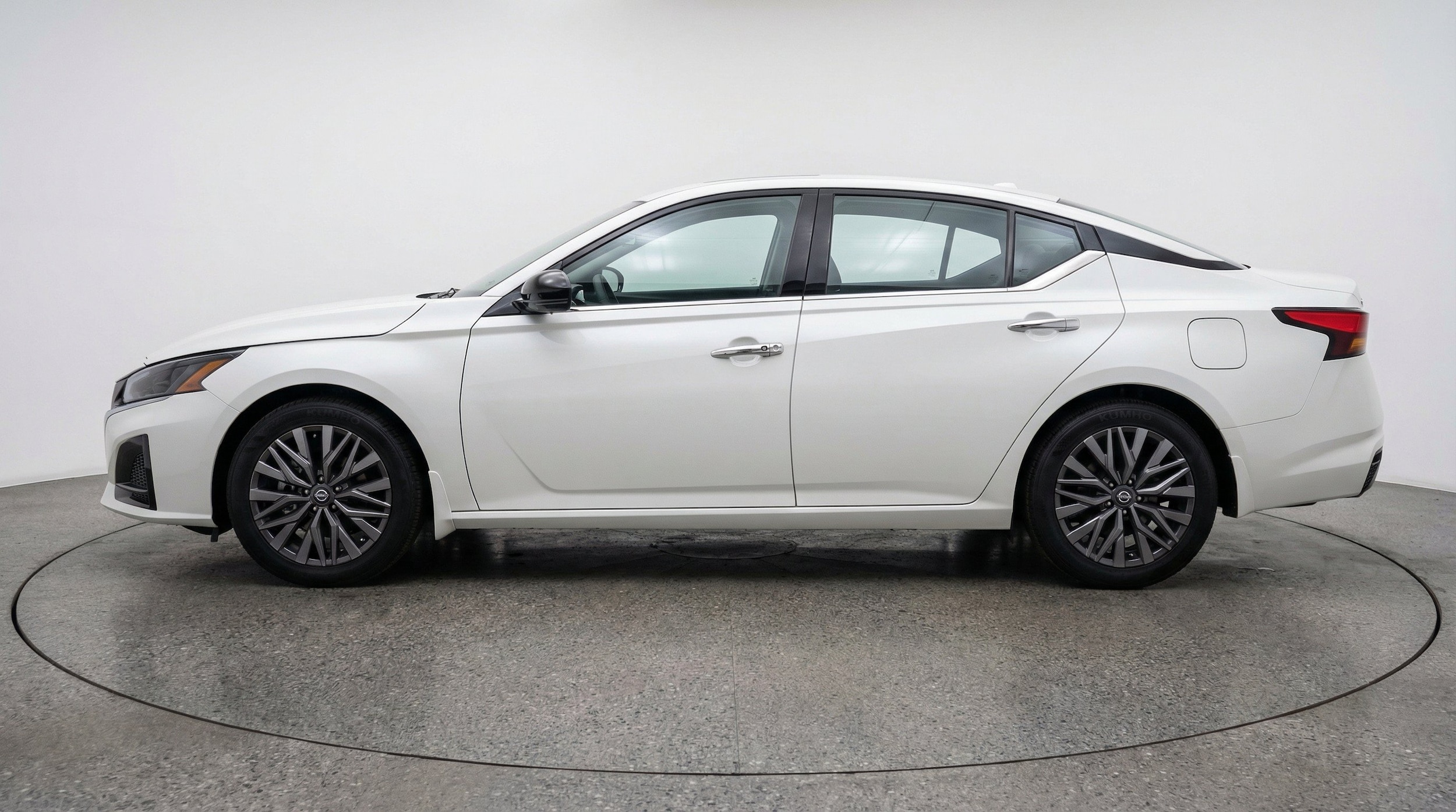 Thumbnail: 2025 Nissan Altima - 5