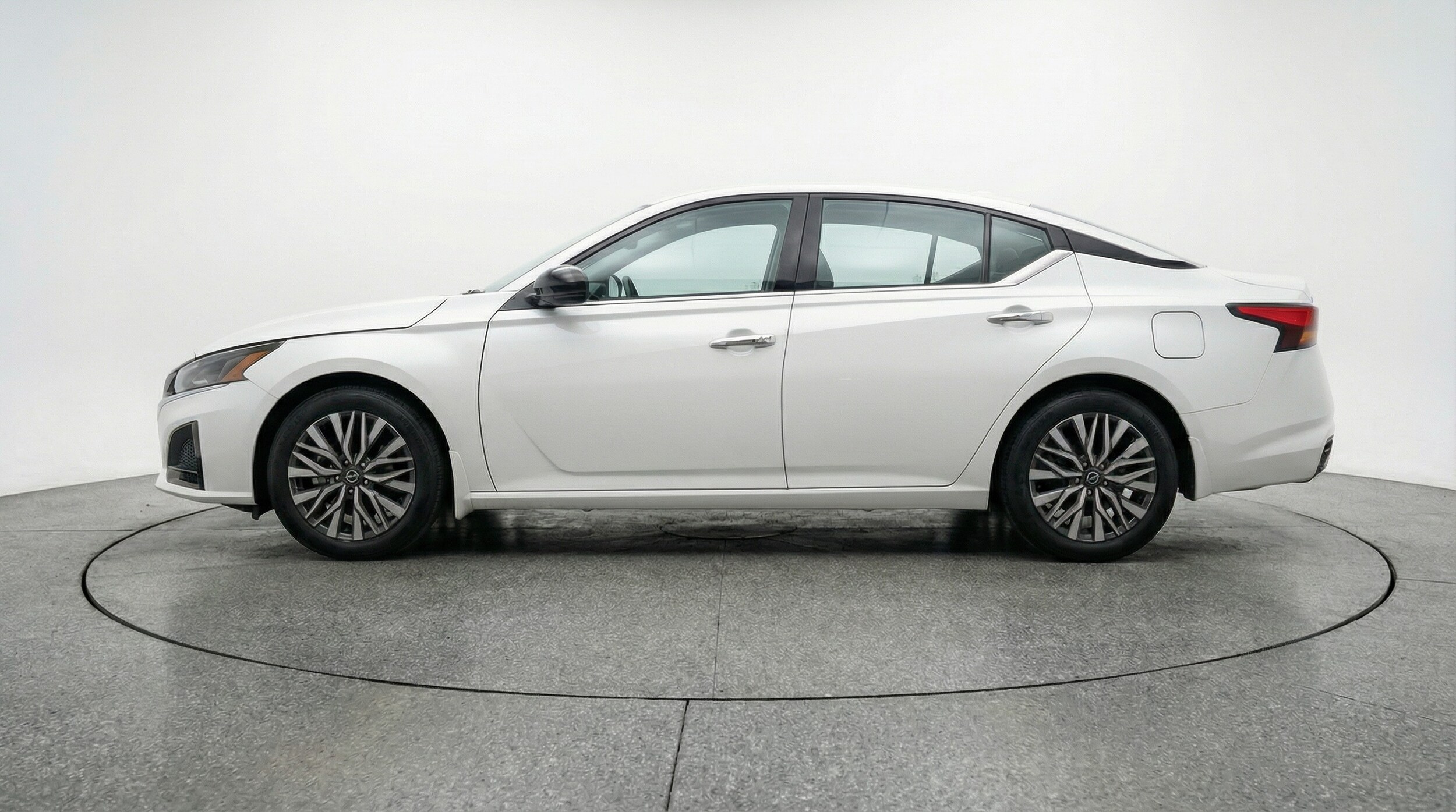 Thumbnail: 2025 Nissan Altima - 4