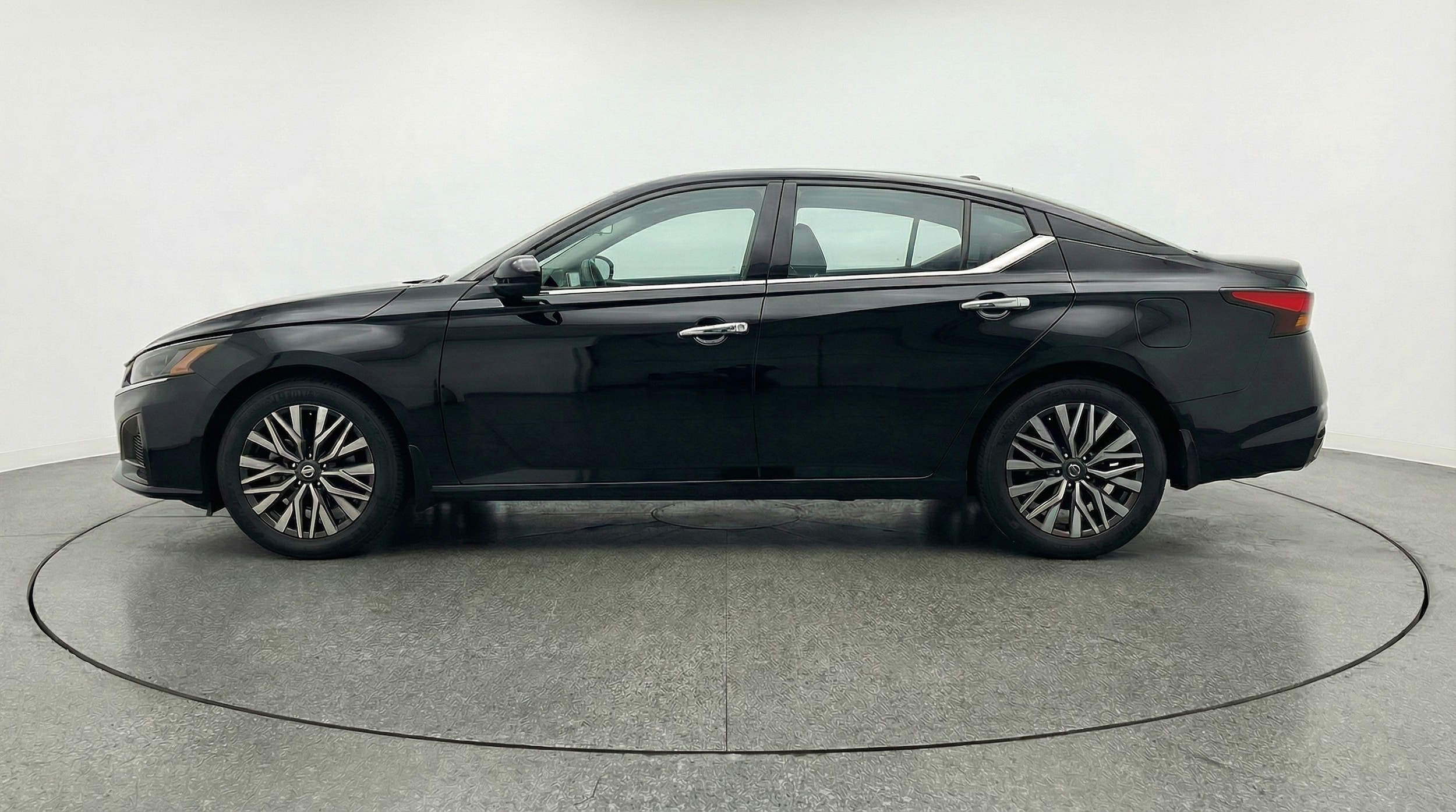 Thumbnail: 2025 Nissan Altima - 4