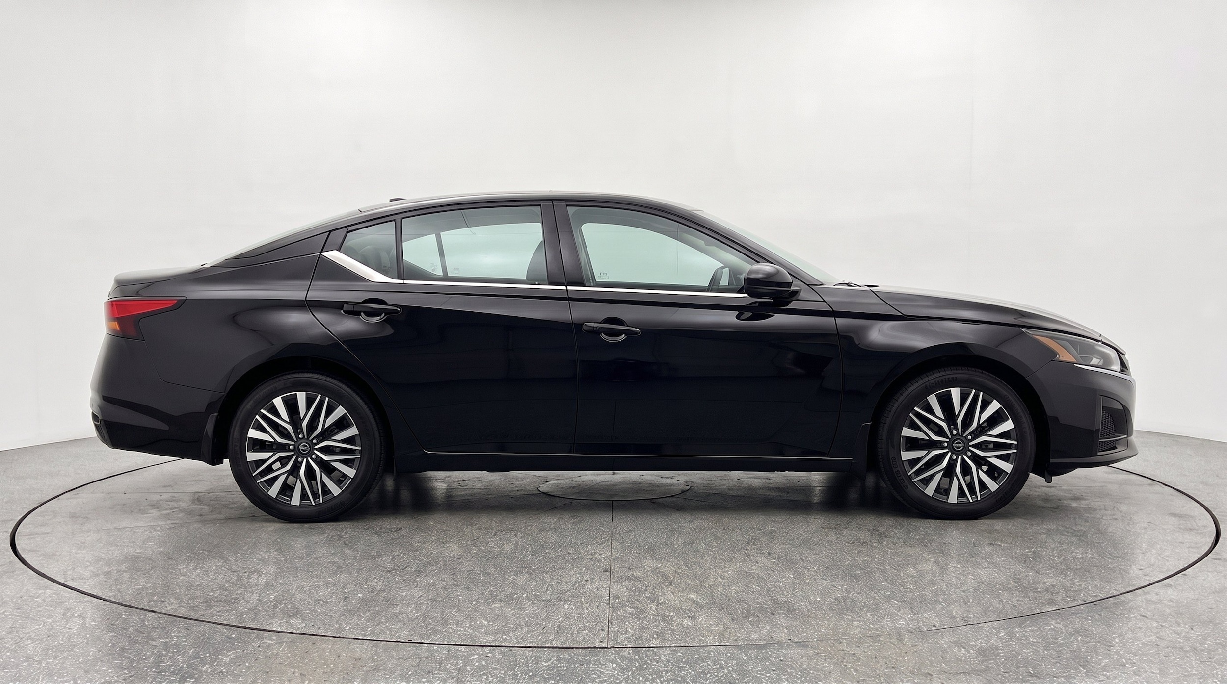 Thumbnail: 2025 Nissan Altima - 10