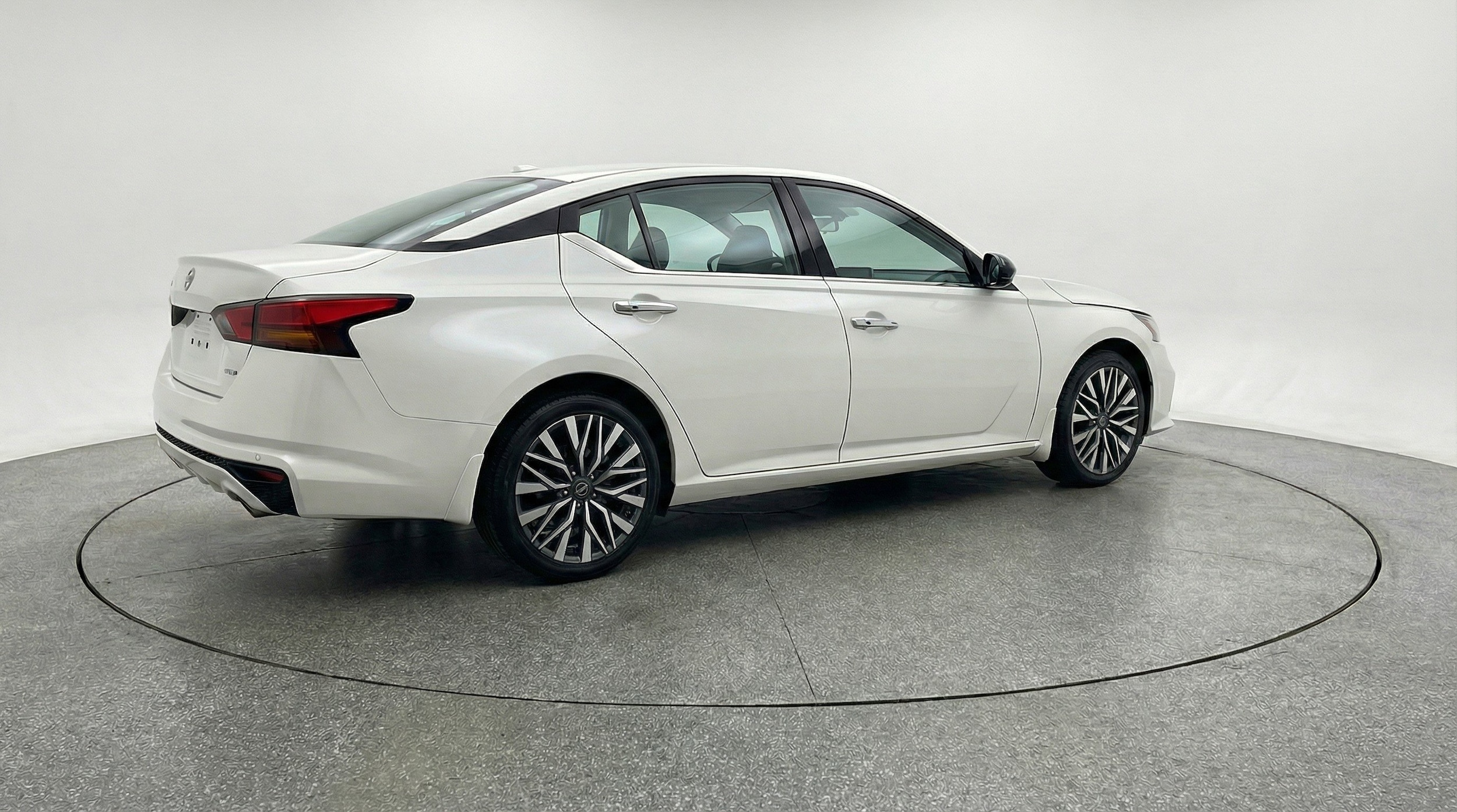 Thumbnail: 2025 Nissan Altima - 9