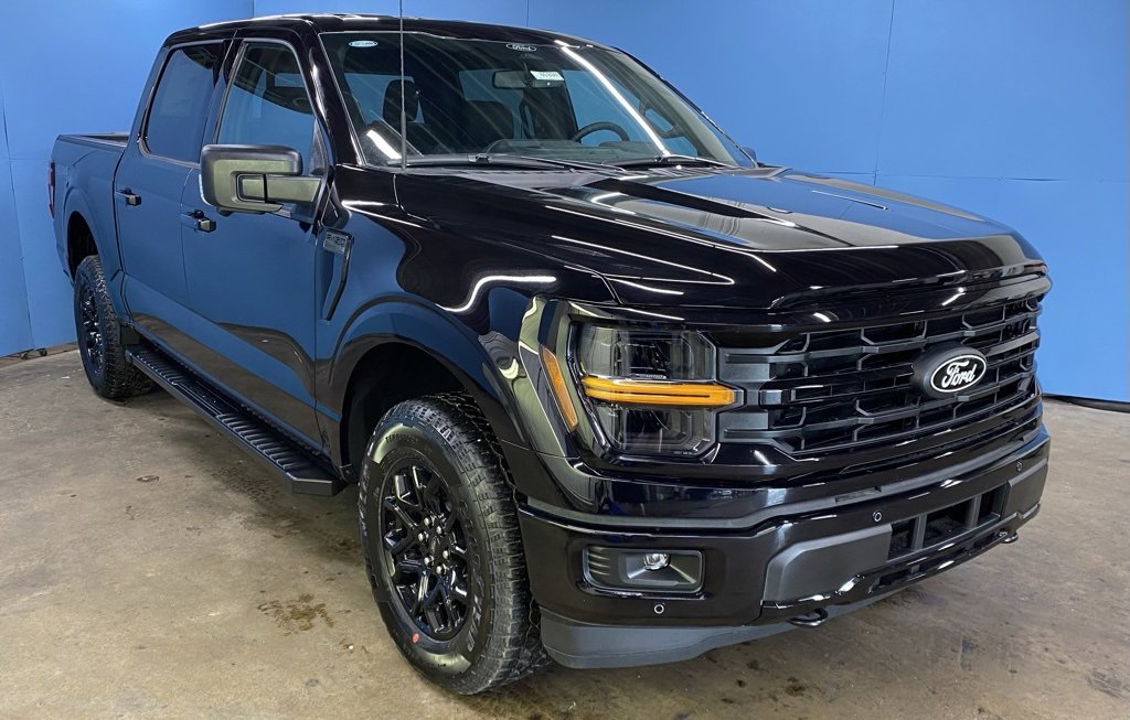 2025 Ford F-150 XLT photo 2