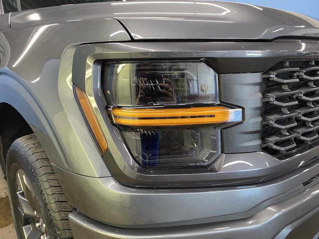 2025 Ford F-150 STX photo 3