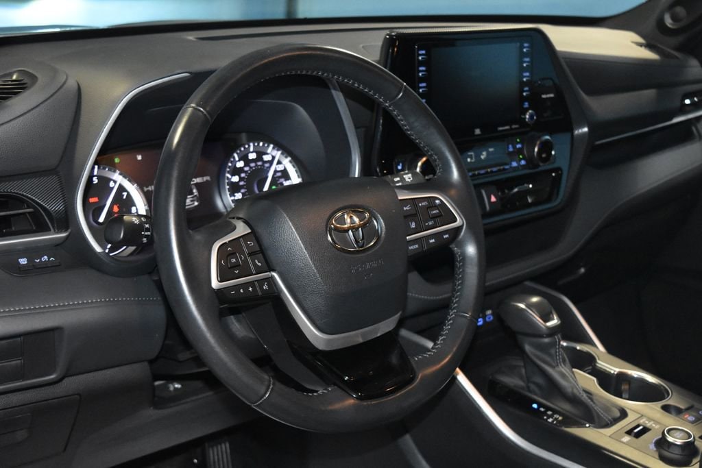 Used 2022 Toyota Highlander XSE SUV