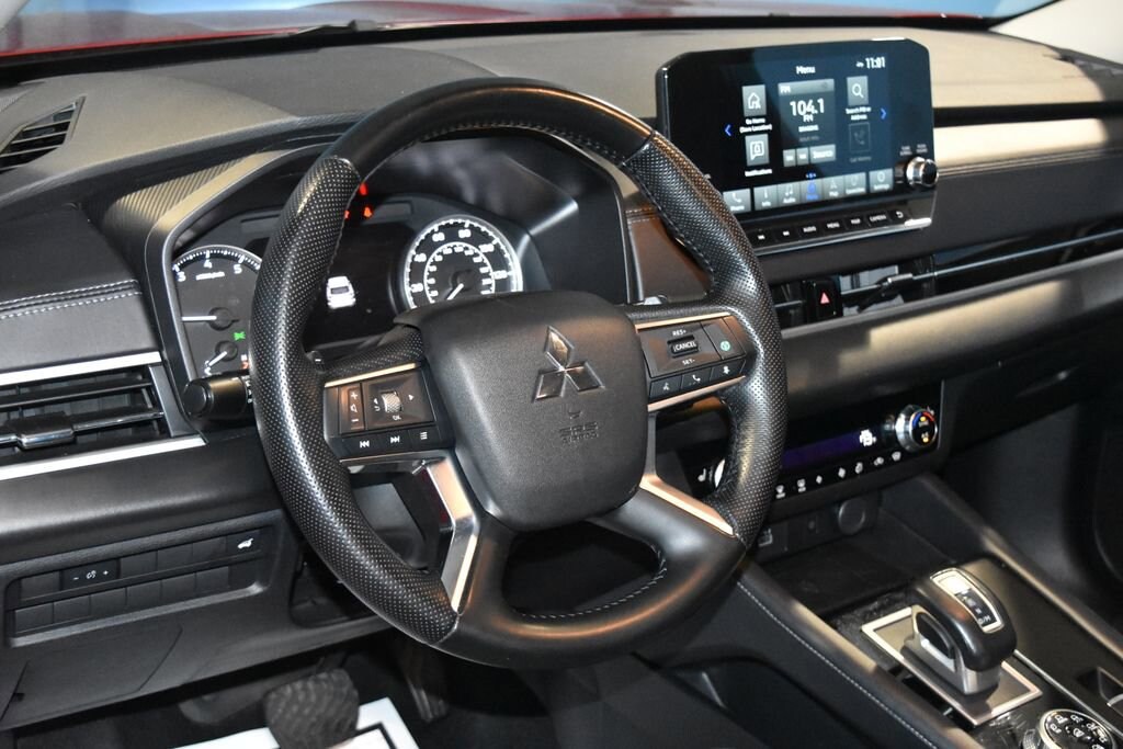 Used 2024 Mitsubishi Outlander SE SUV