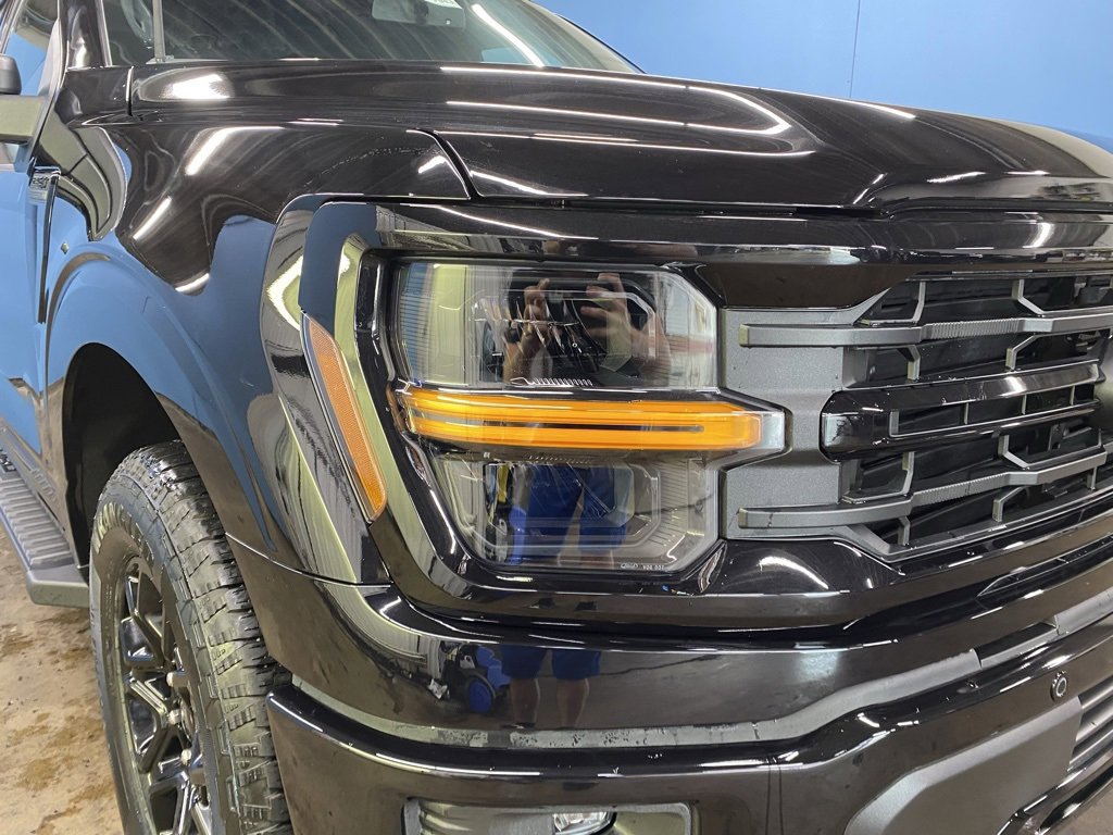 2025 Ford F-150 XLT photo 3