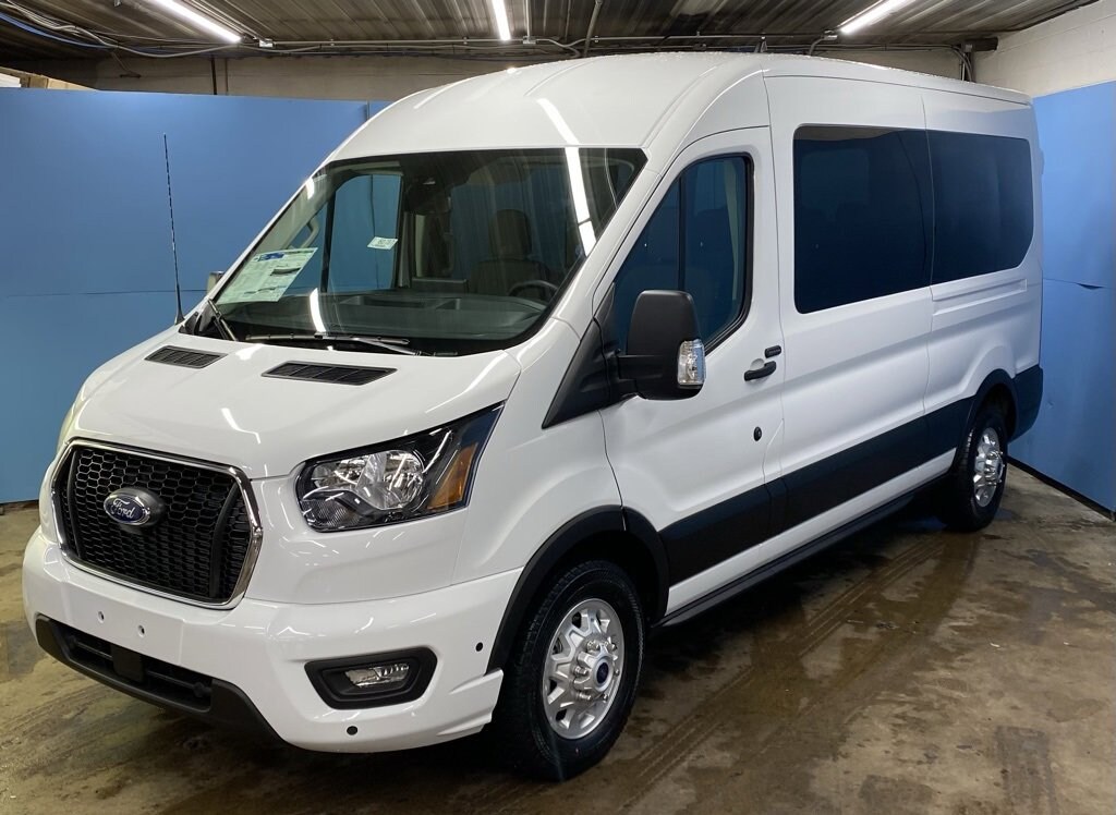 New 2025 Ford Transit Passenger Wagon XLT T-350 148 Med Roof XLT AWD