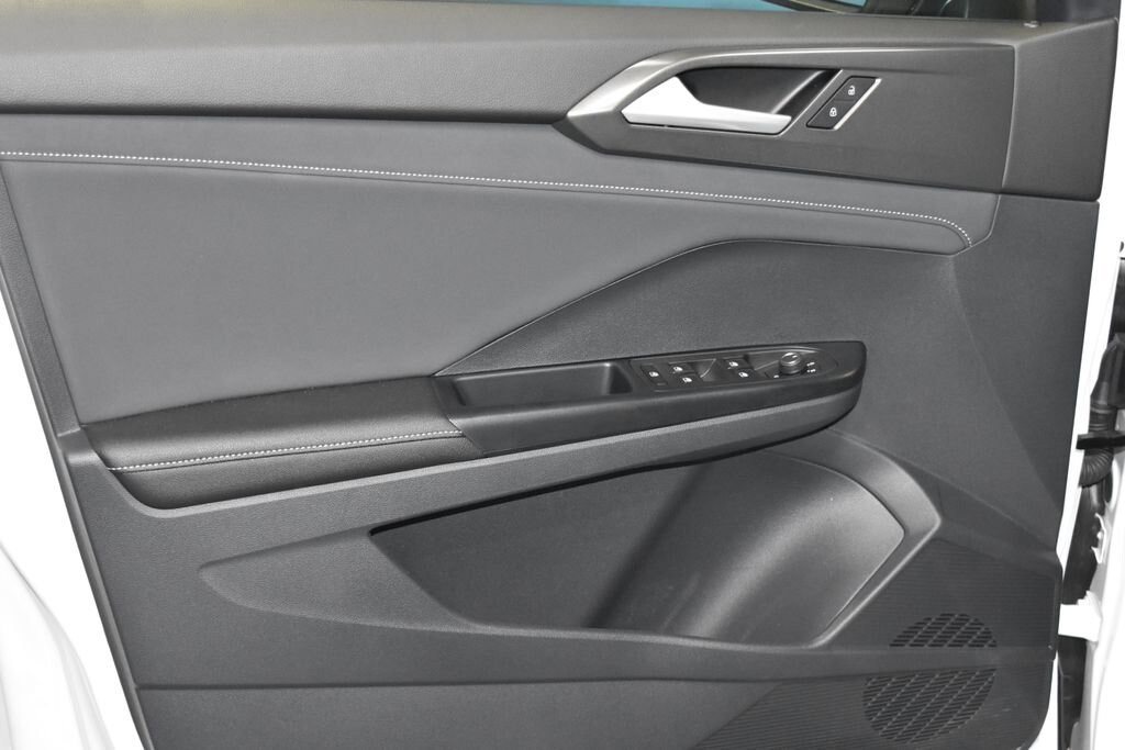 Certified 2025 Volkswagen Taos 1.5T SE Black SUV