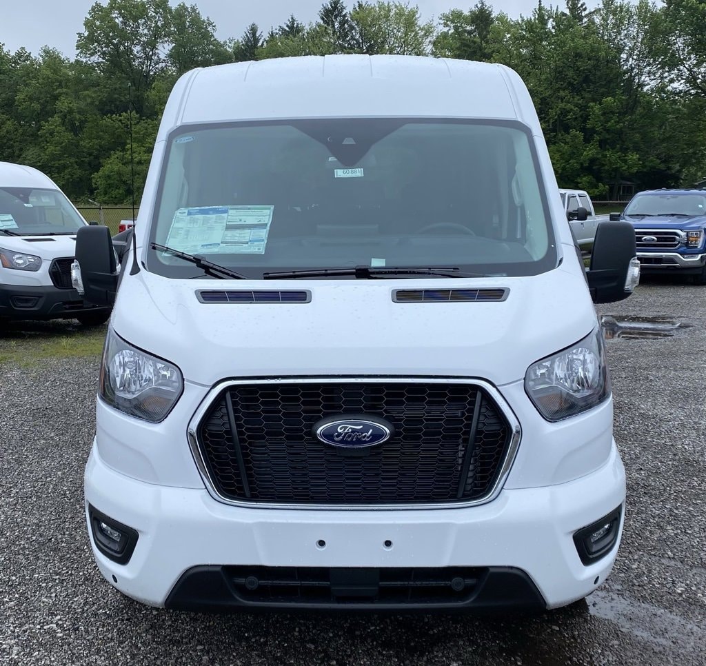 New 2025 Ford Transit Passenger Wagon XLT T-350 148 Med Roof XLT AWD