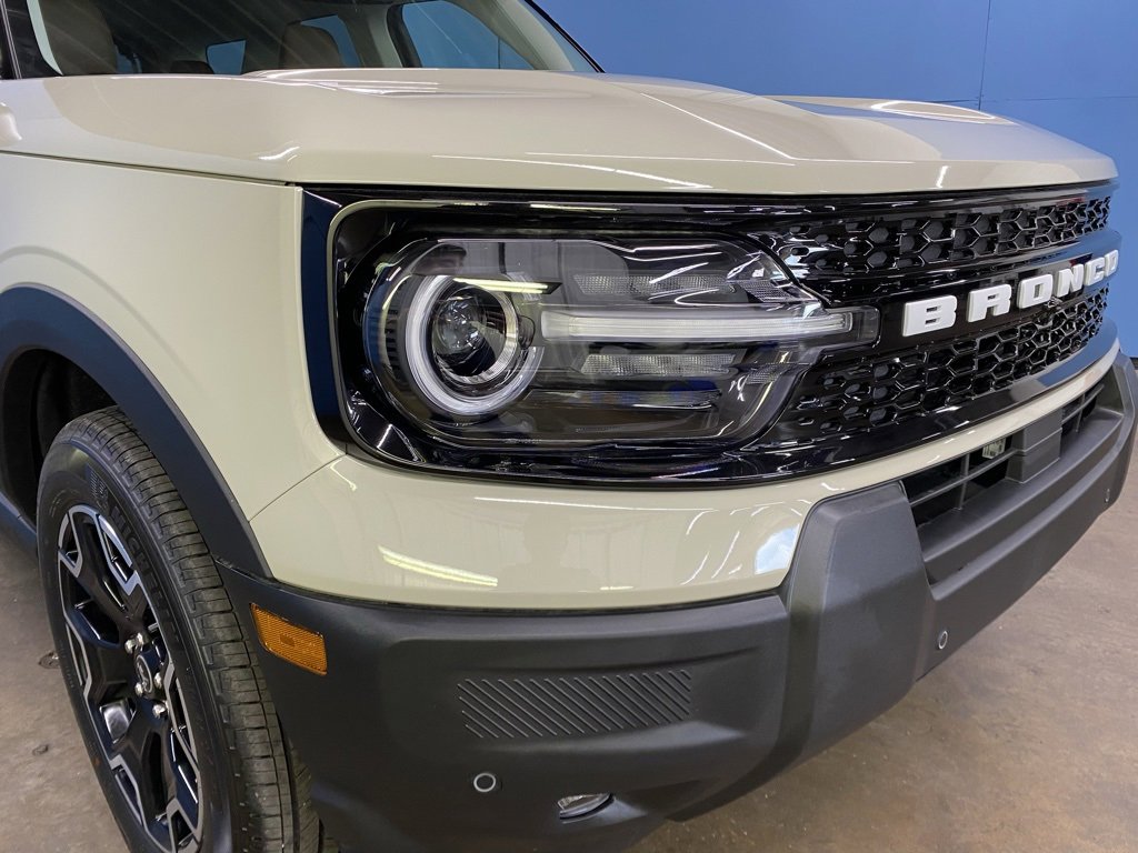 2025 Ford Bronco Sport Outer Banks photo 3