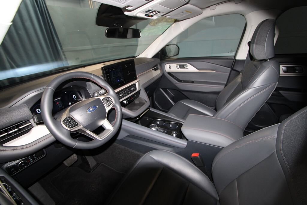 Used 2025 Ford Explorer Active SUV