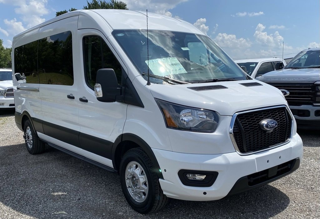 New 2025 Ford Transit Passenger Wagon XLT T-350 148 Med Roof XLT AWD