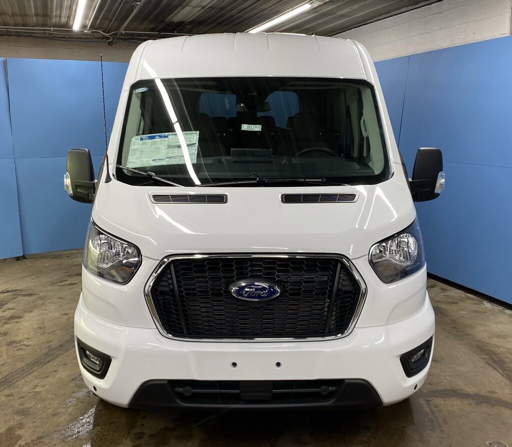 New 2025 Ford Transit Passenger Wagon XLT T-350 148 Med Roof XLT AWD