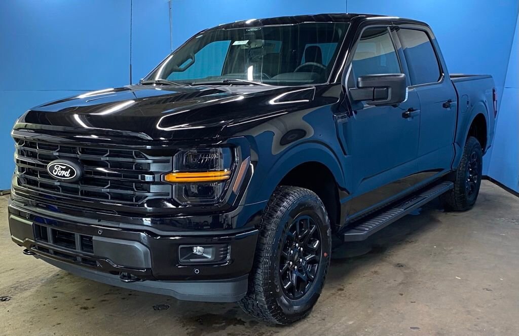 New 2025 Ford F-150 XLT XLT 4WD SuperCrew 5.5 Box