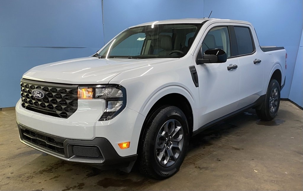 New 2025 Ford Maverick XLT XLT FWD SuperCrew