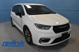 2024 Chrysler Pacifica Plug-In Hybrid Select Van Passenger Van