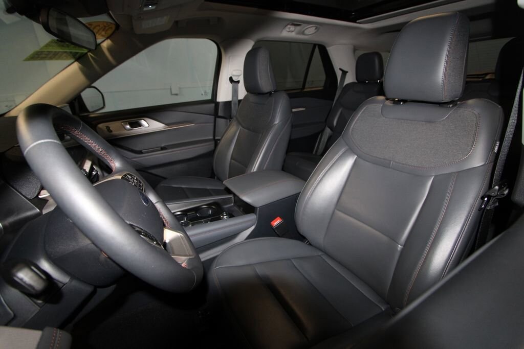 Used 2025 Ford Explorer Active SUV