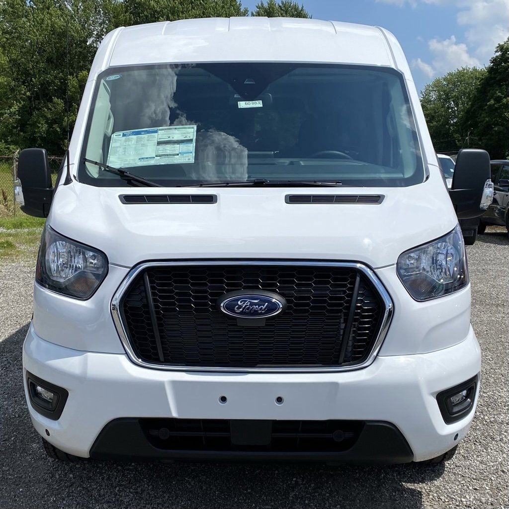 New 2025 Ford Transit Passenger Wagon XLT T-350 148 Med Roof XLT AWD