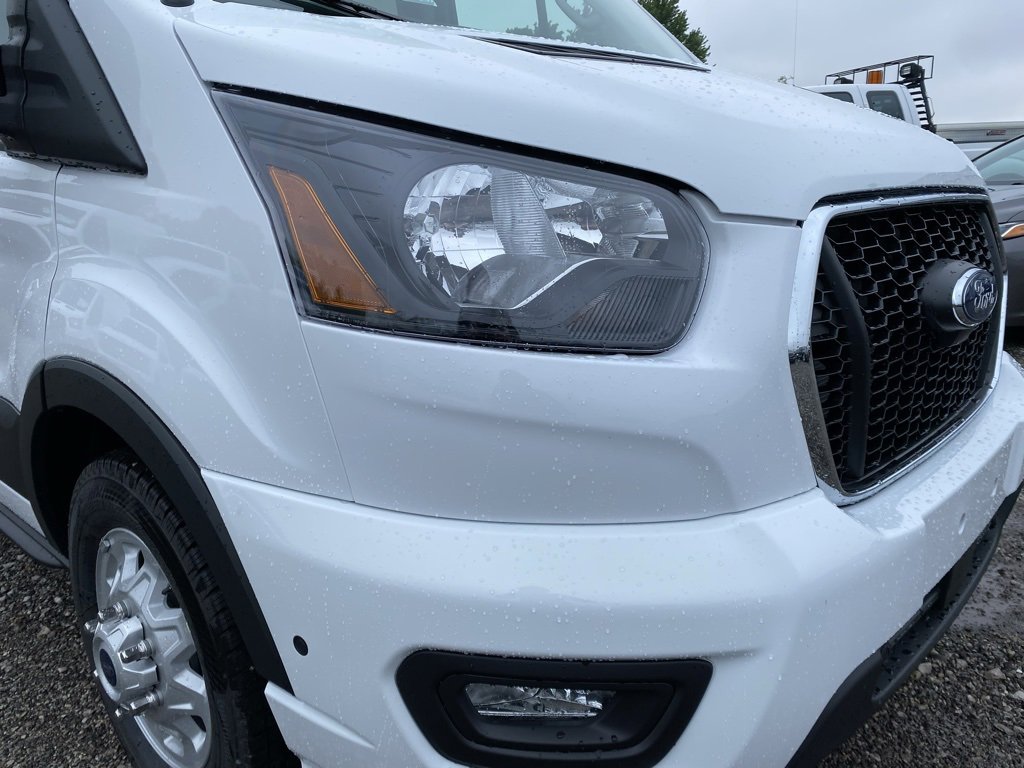 2025 Ford Transit Passenger XLT photo 3
