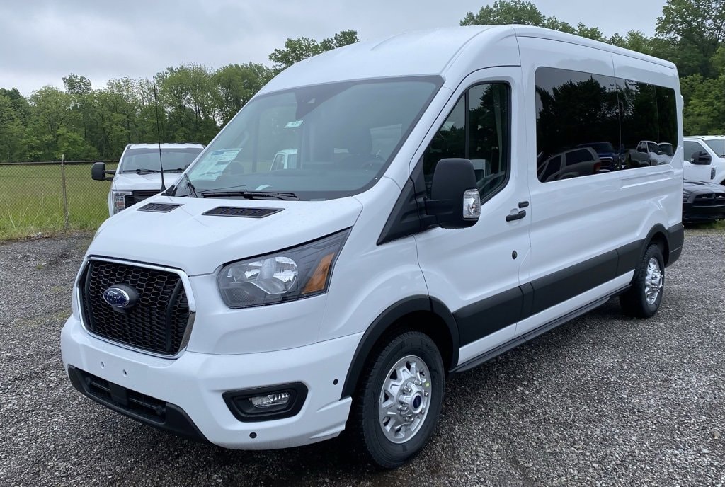 New 2025 Ford Transit Passenger Wagon XLT T-350 148 Med Roof XLT AWD