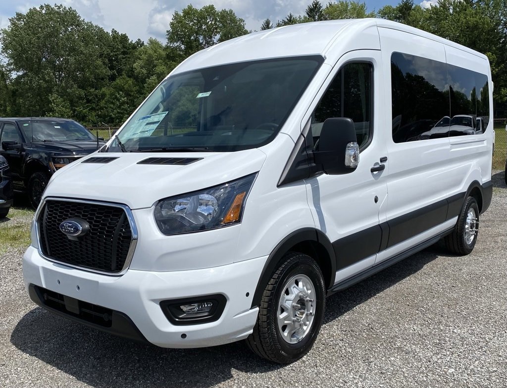 New 2025 Ford Transit Passenger Wagon XLT T-350 148 Med Roof XLT AWD