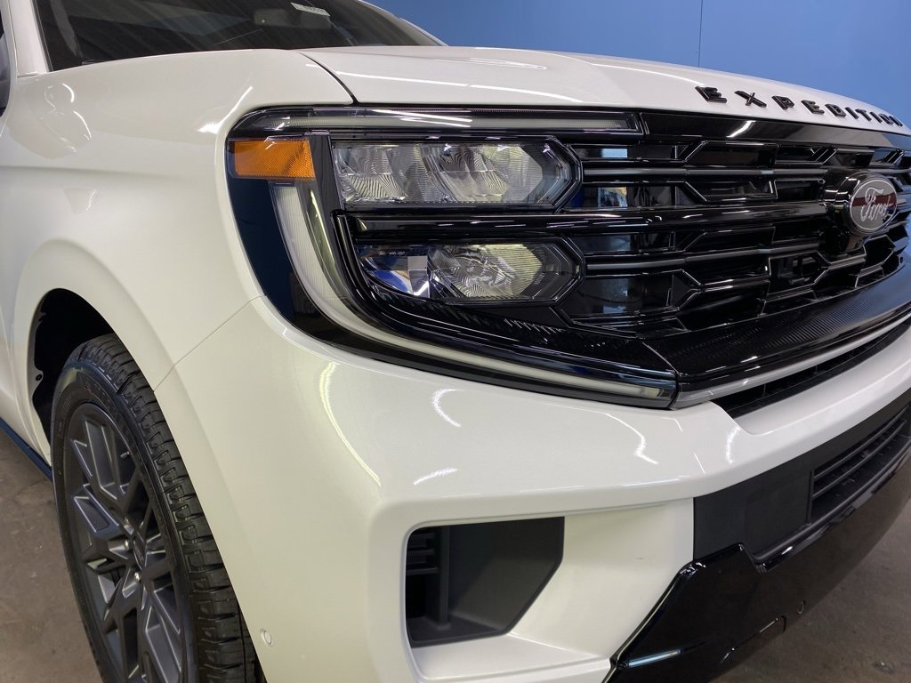 2025 Ford Expedition Platinum photo 3