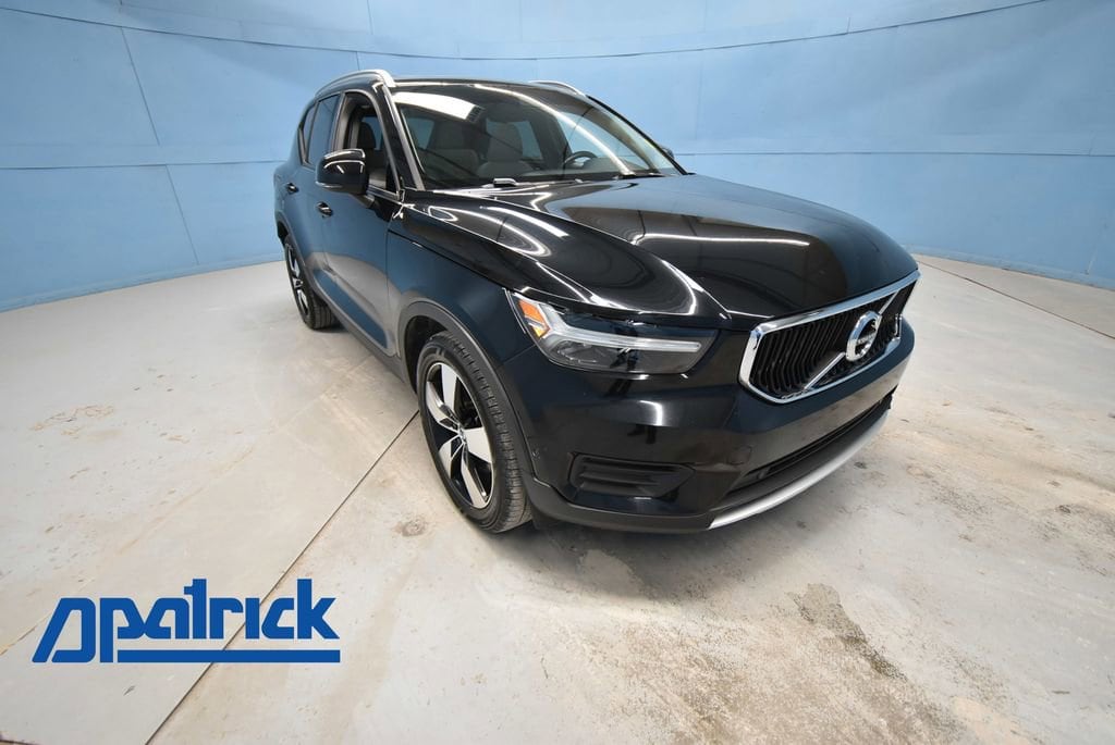2019 Volvo XC40 Momentum's photo