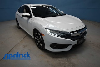 2016 Honda Civic Touring 4D Sedan 2HGFC1F92GH641655